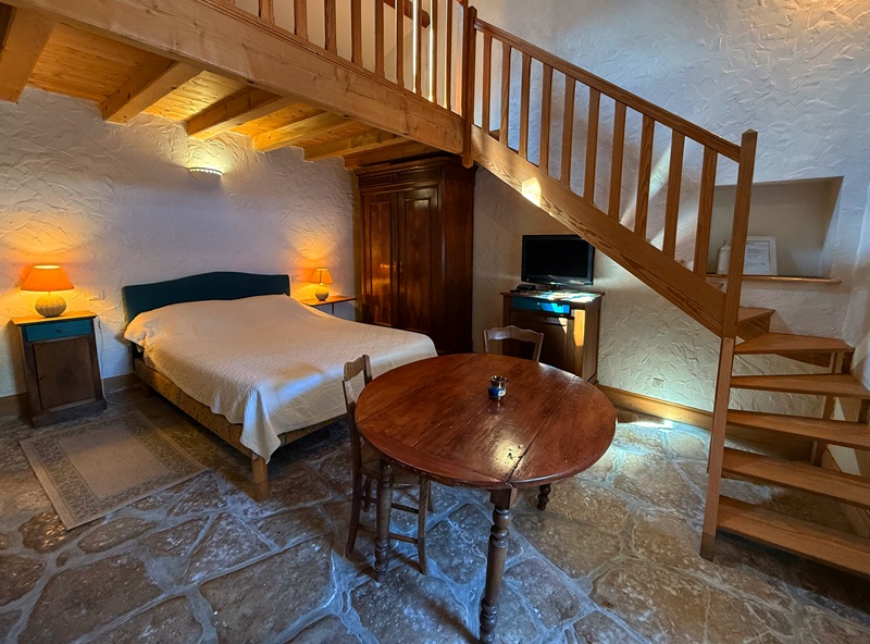 Gîte : Mifigue miraisin chambre salle-séjour